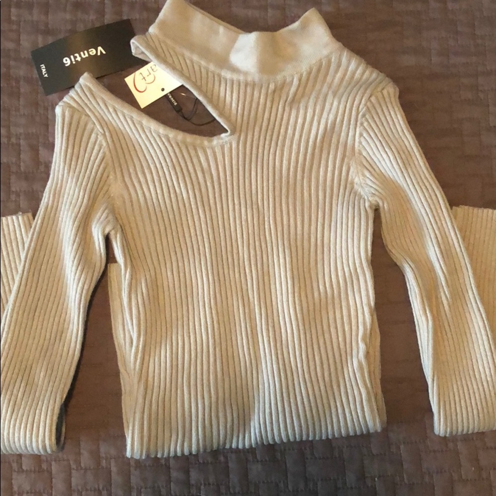 Brand new sexy light grey fitted sweater